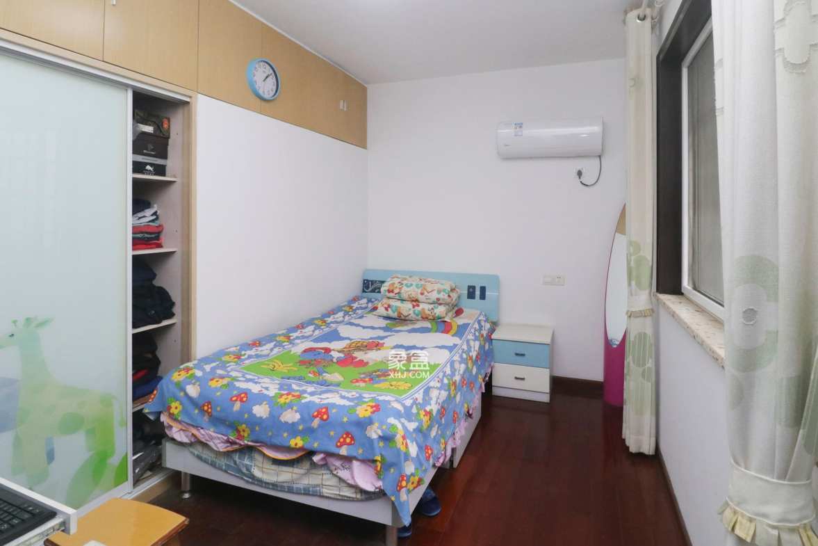 枫林美景  3室2厅1卫   112.00万卧室