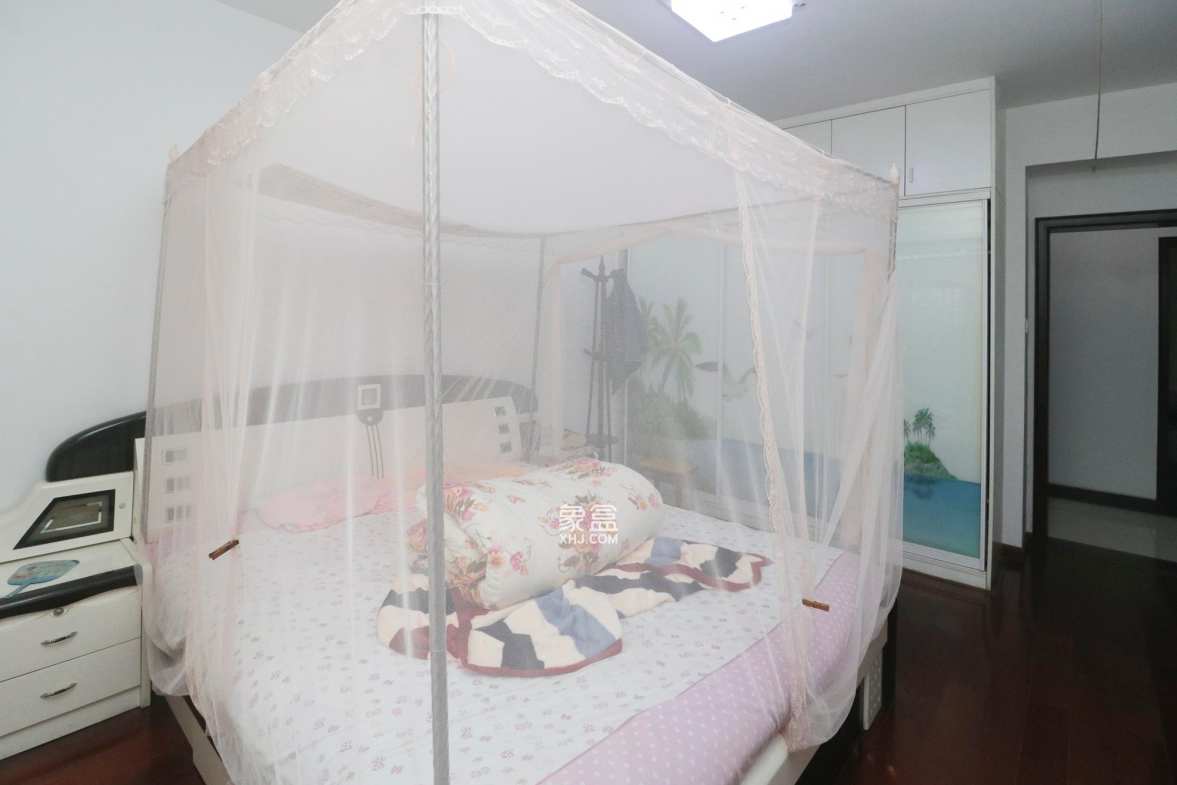 枫林美景  3室2厅1卫   112.00万卧室