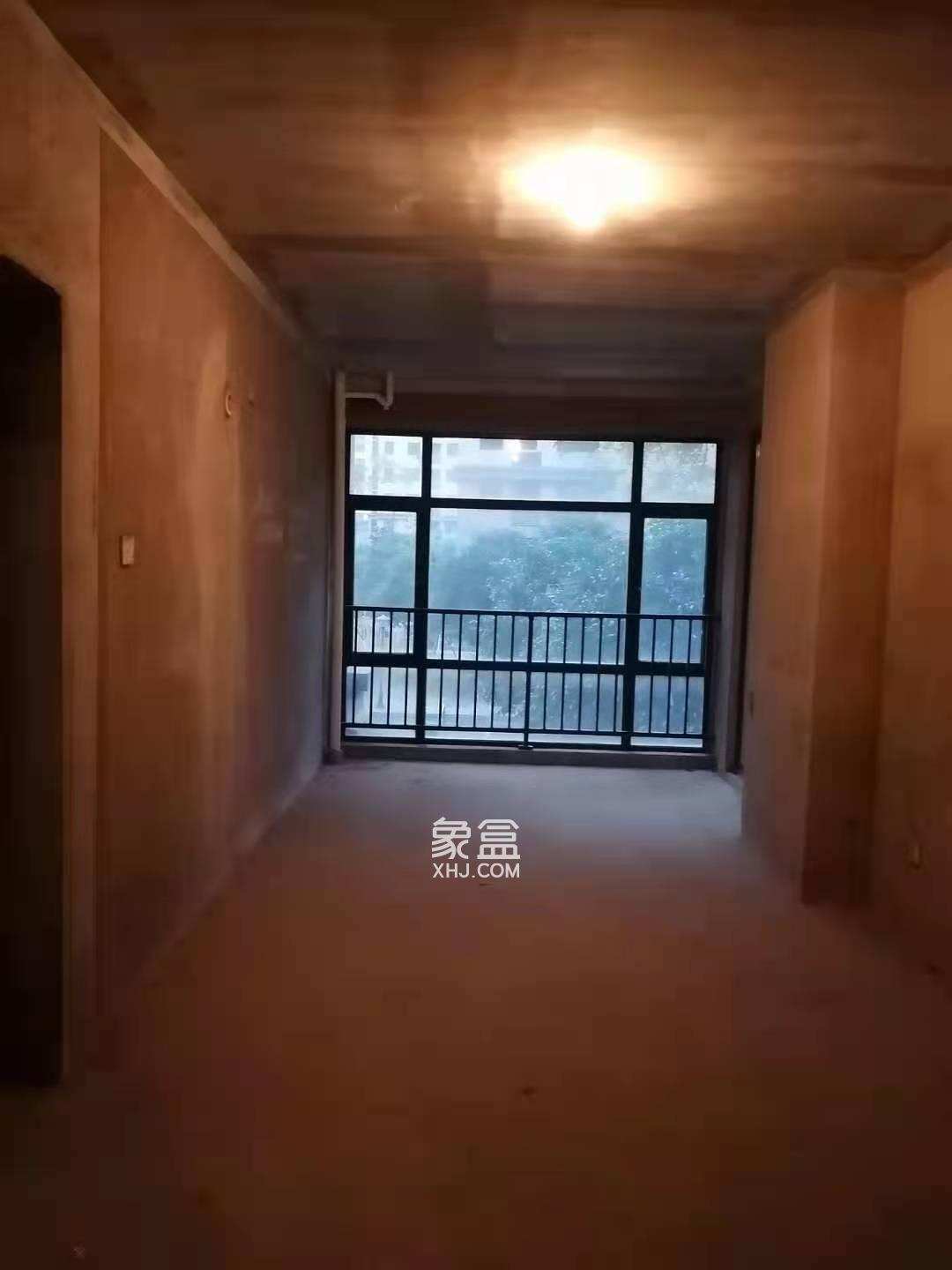 盛隆佳园  4室2厅2卫    1800.0元/月室内图1