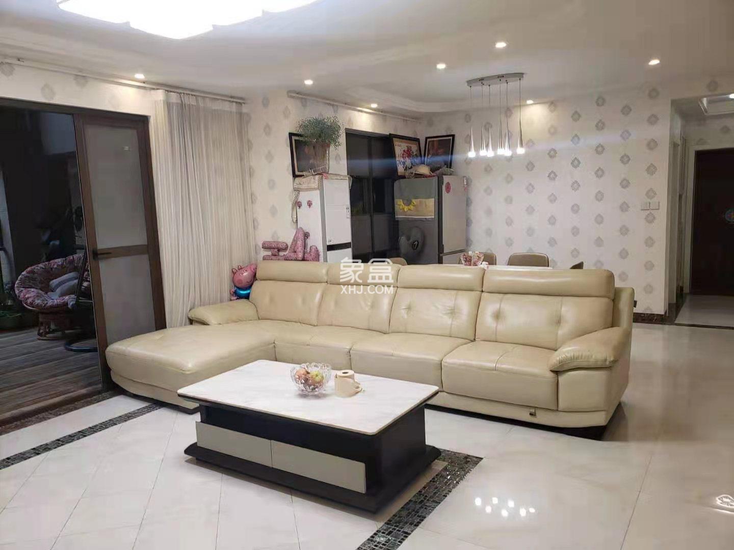 南湖国际3期  3室2厅2卫    290.0万