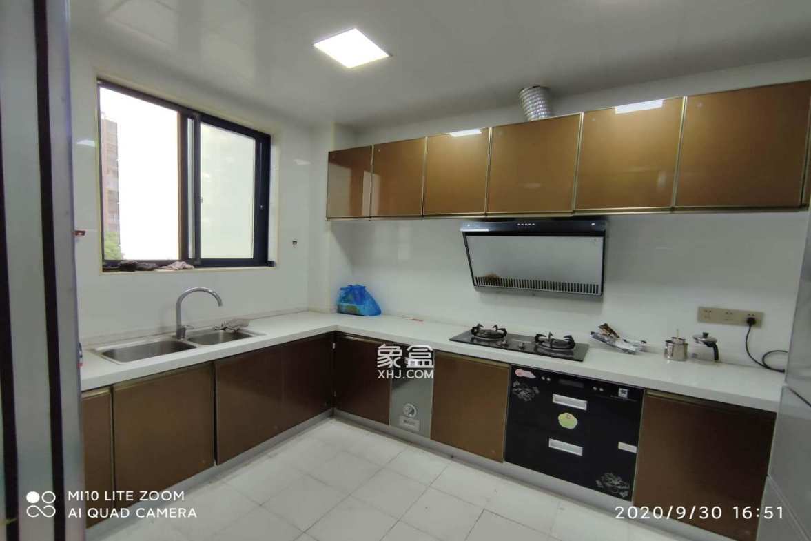 黑金时代广场  4室2厅1卫    3500.0元/月 黑金时代广场  4室2厅1卫    3500.0元/月室内图