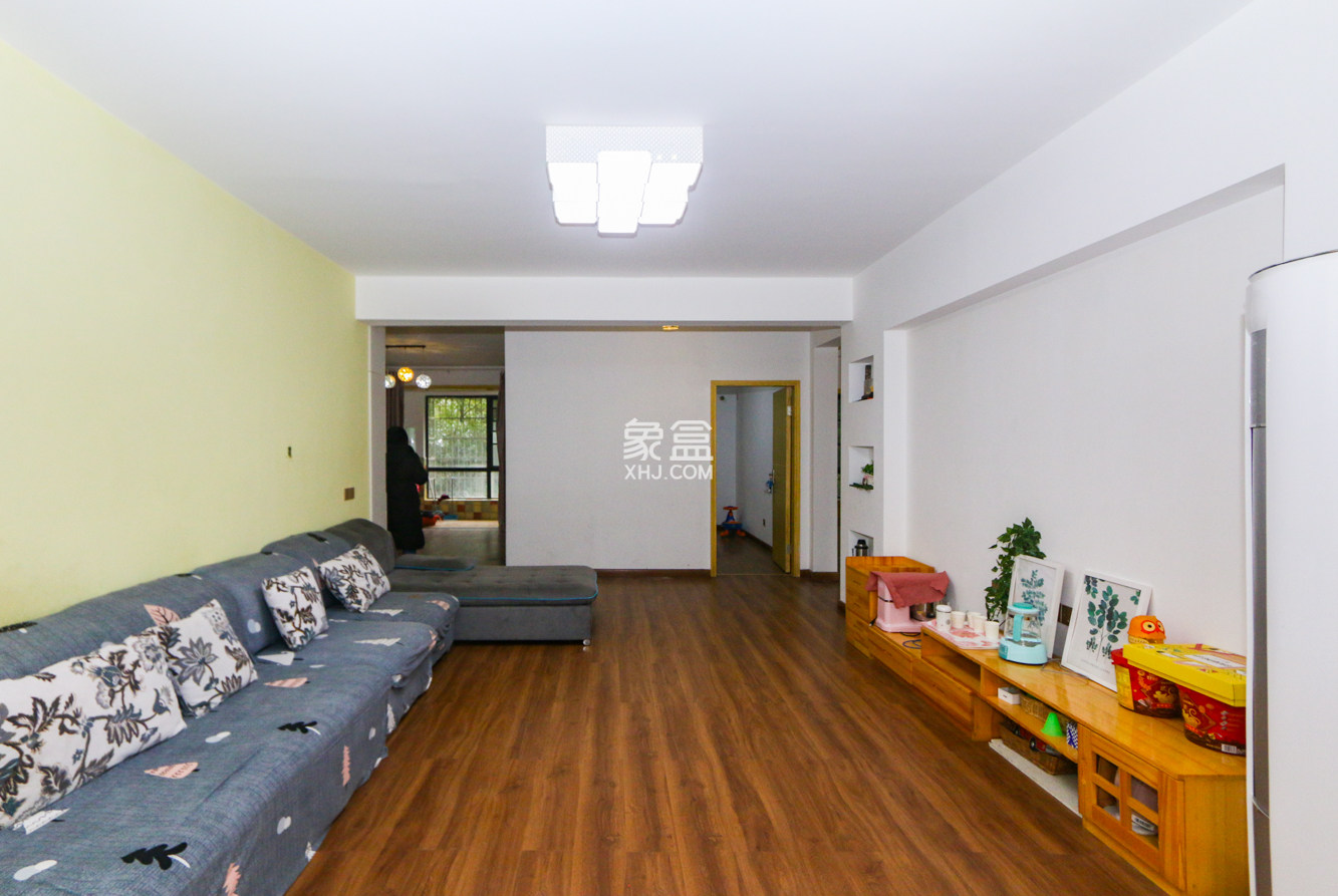 中建麓山和苑  3室2厅2卫   142.00万