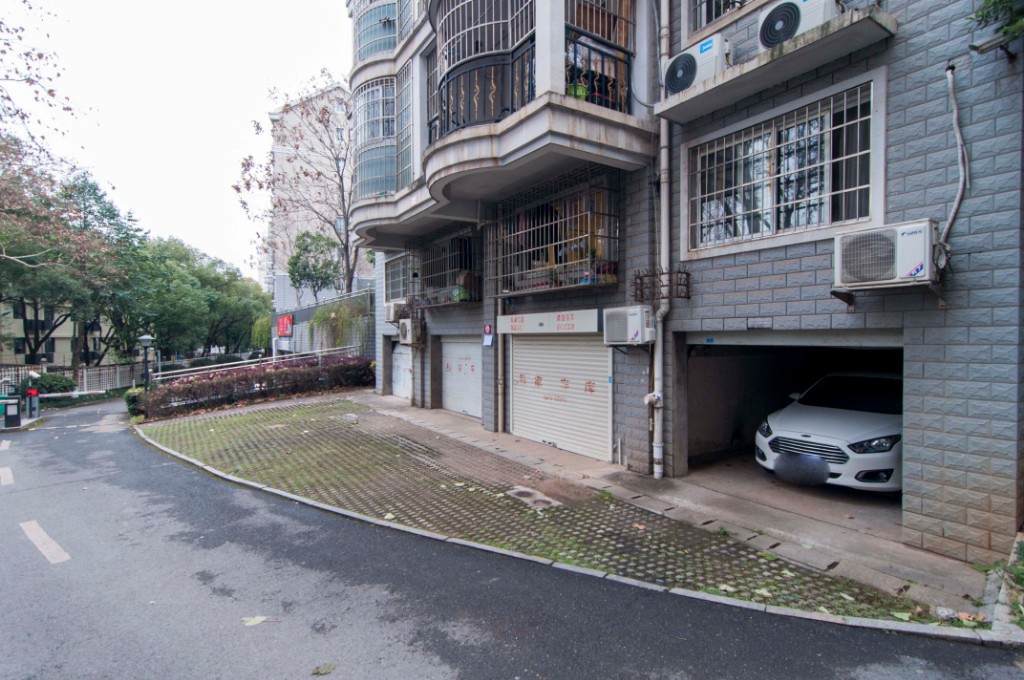 华银南苑  3室2厅2卫   112.00万其他