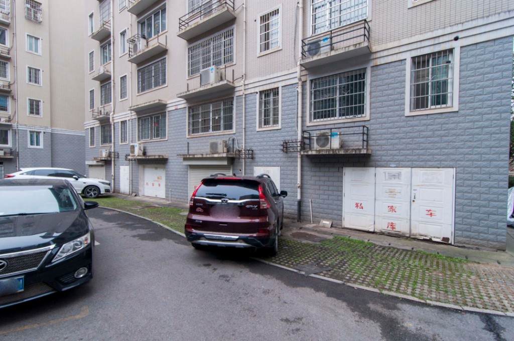 华银南苑  3室2厅2卫   112.00万其他