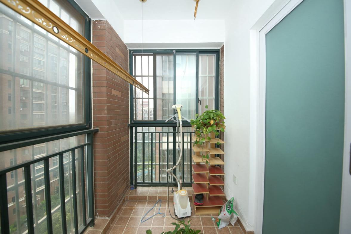 天城尚品  2室2厅2卫    88.0万阳台