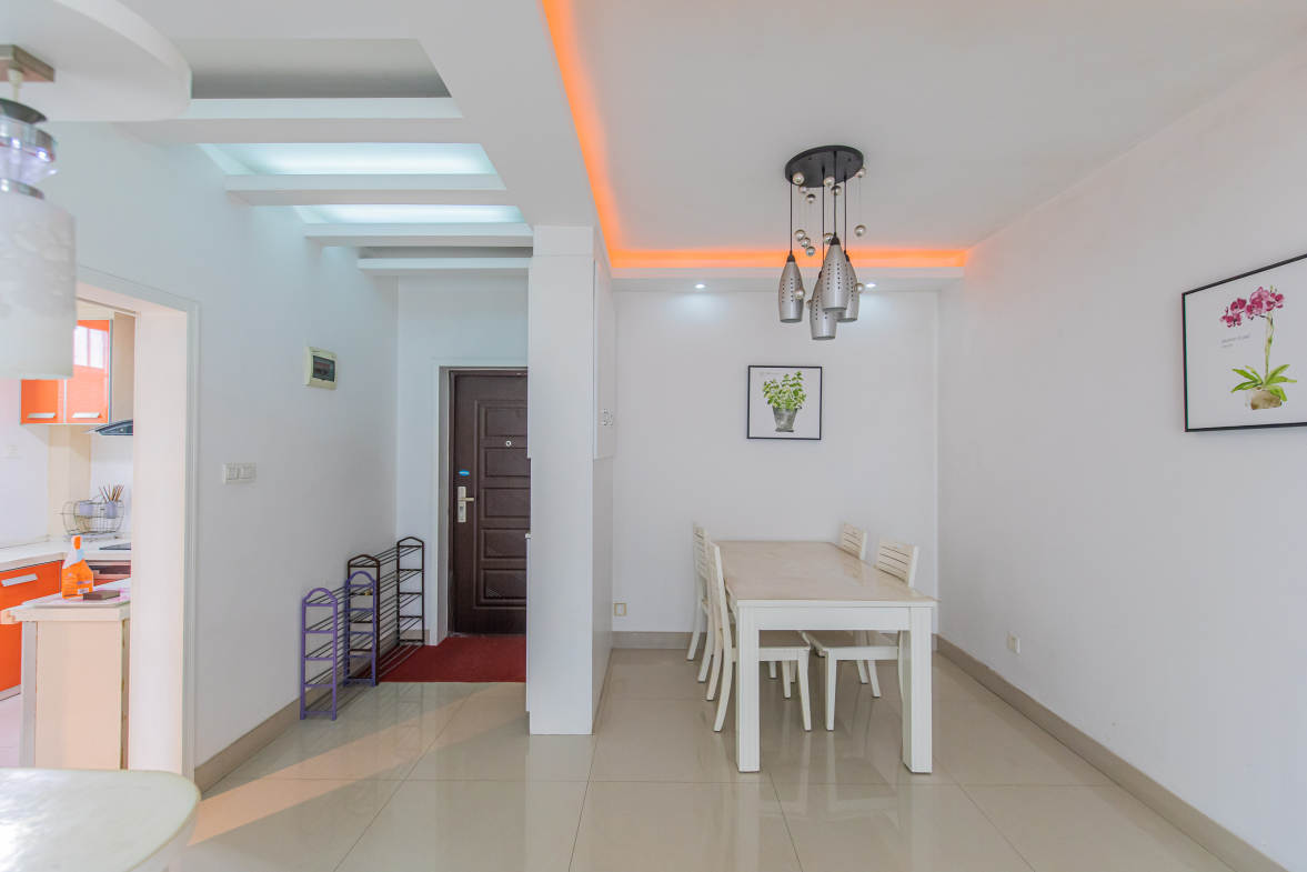 天和华城  2室2厅1卫    73.0万客厅