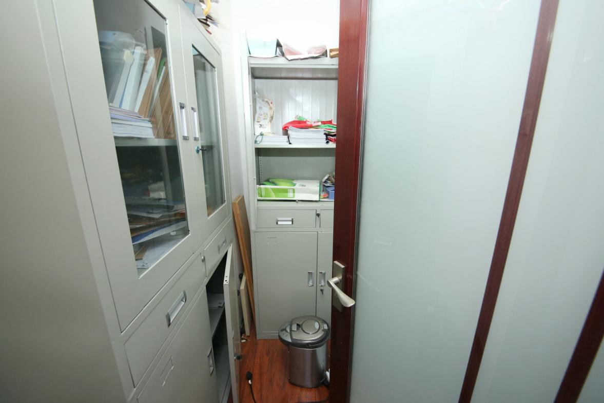 湘府十城（汇财御景湾新寓,汇财国际）  5室2厅2卫   130.00万阳台