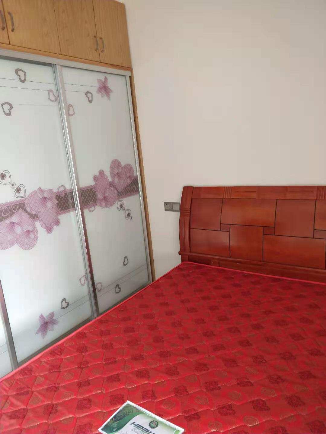 气象佳园  1室1厅1卫    1300.0元/月室内图