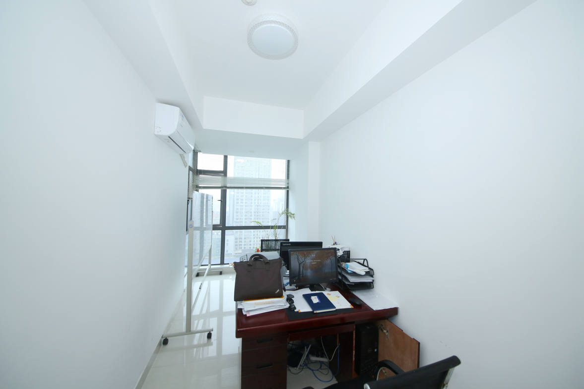 长房中庭国际(东郡华蓉广场) 1室1厅1卫 85.0万 长房中庭国际(东郡华蓉广场) 1室1厅1卫 85.0万其他