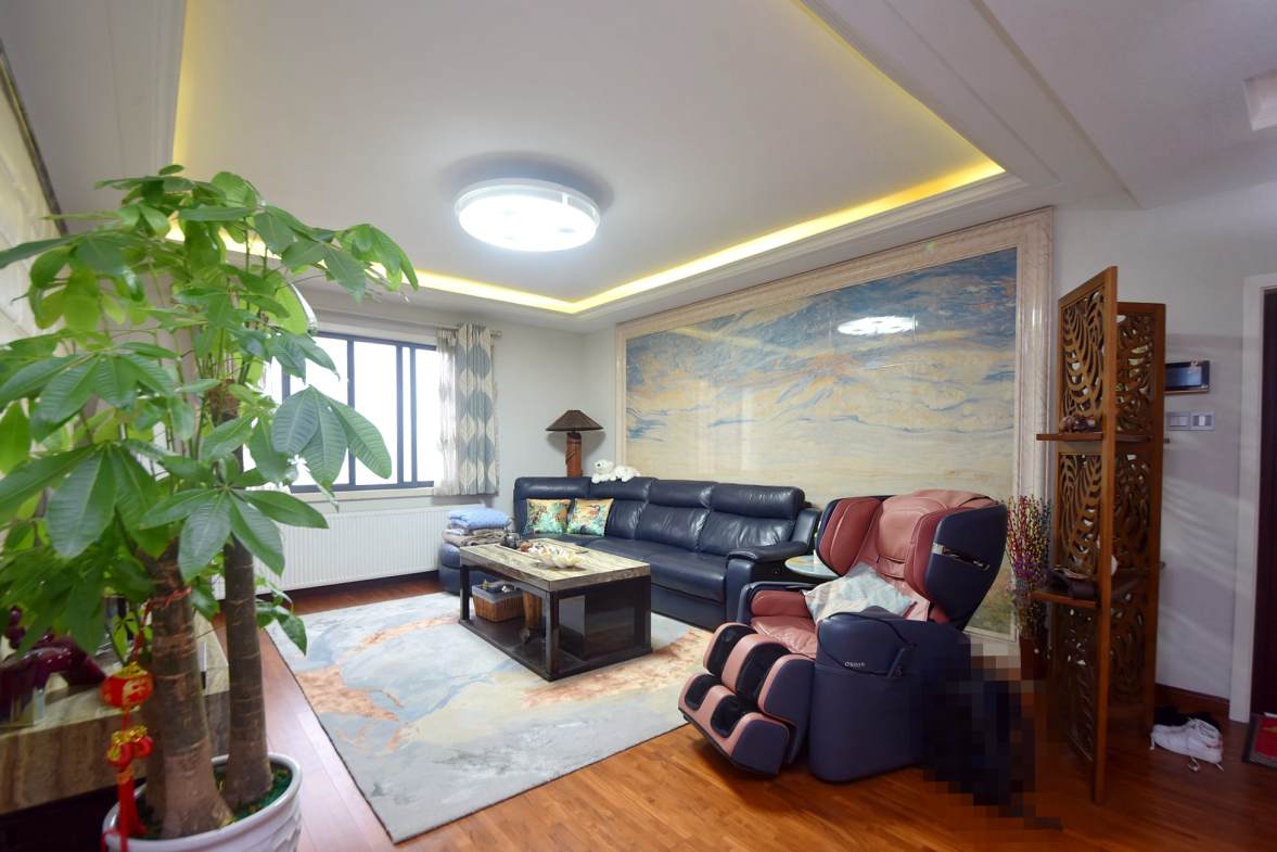 阳光锦城  4室2厅1卫    260.0万客厅