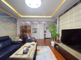 阳光锦城  4室2厅1卫    260.0万