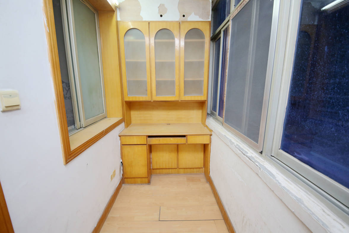 燕山街社区  2室1厅1卫   42.80万阳台