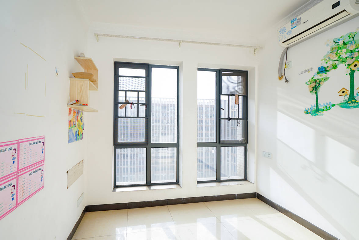 中建芙蓉工社  2室1厅1卫   58.00万卧室