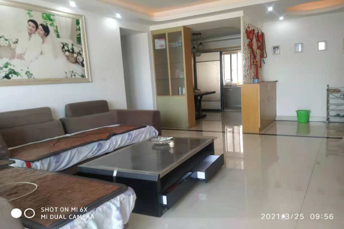 鑫天山城明珠  3室2厅2卫    1800.0元/月室内图1