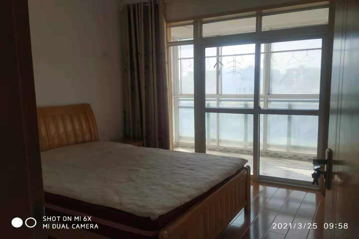 鑫天山城明珠  3室2厅2卫    1800.0元/月室内图