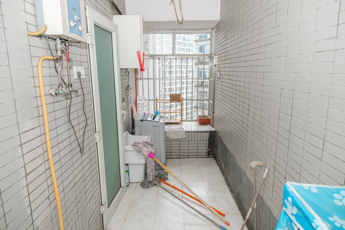 月湖兰庭  1室1厅1卫   51.80万阳台