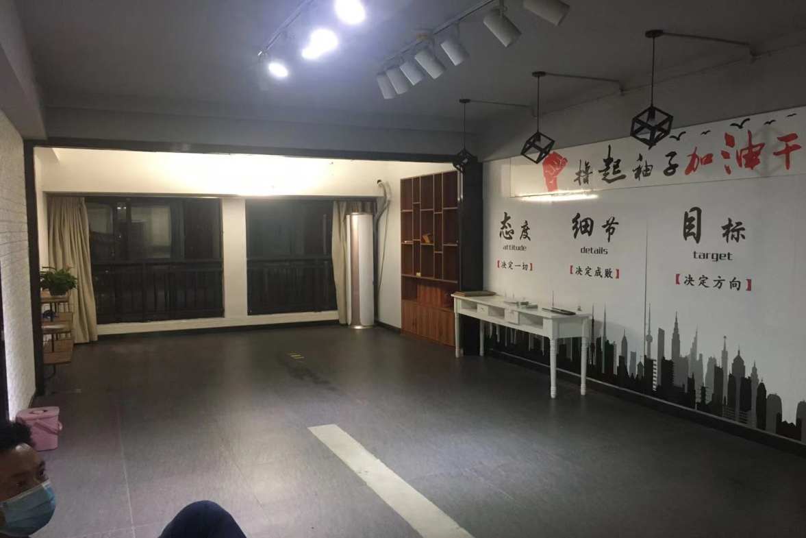 银泰财富广场  1室1厅1卫   2000.00元/月室内图