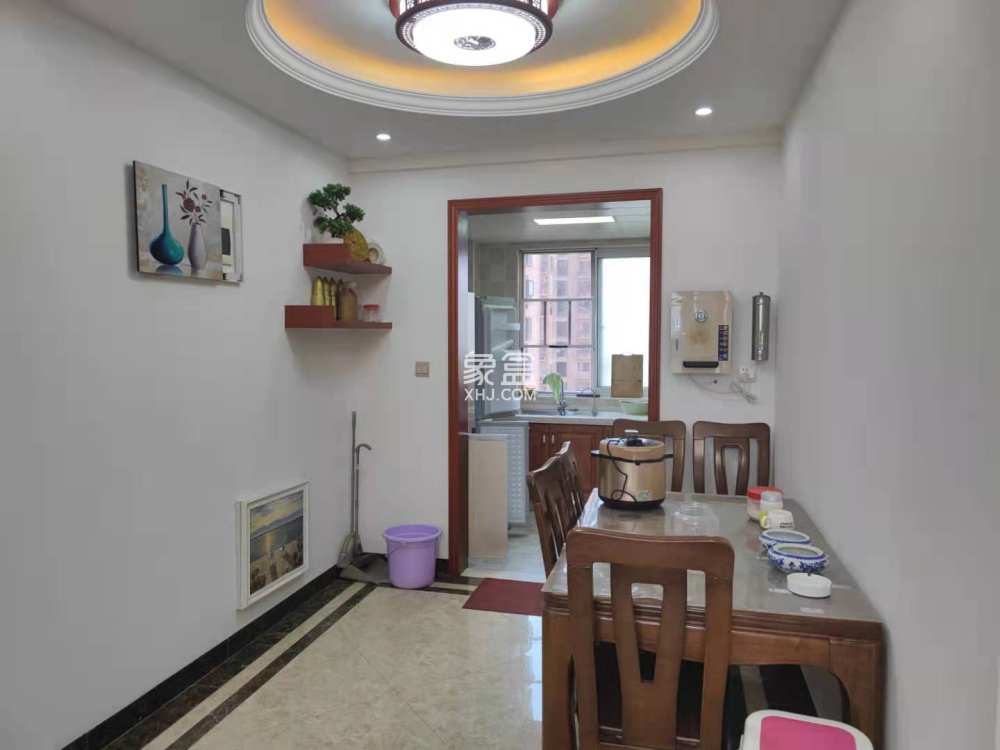 鑫天格林香山 3室2厅2卫 1700.0元/月