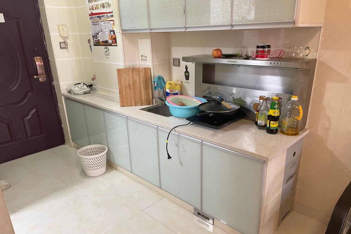 五洲富隆中心  1室1厅1卫    950.0元/月室内图