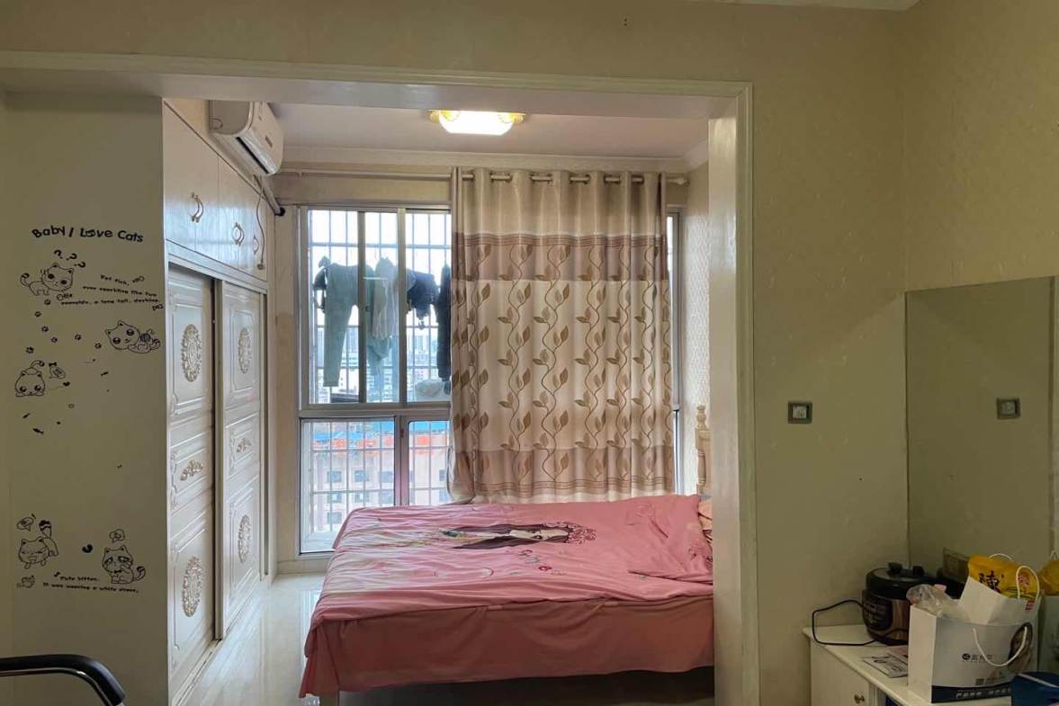 五洲富隆中心  1室1厅1卫    950.0元/月室内图1