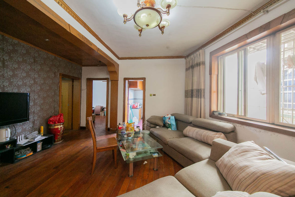 省粮食局宿舍北院  2室1厅1卫    48.0万客厅