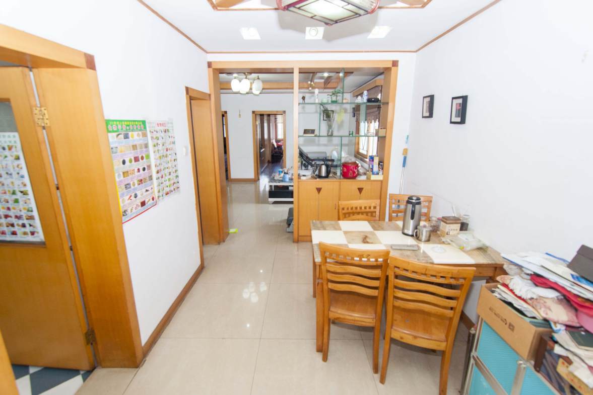 天龙花园  2室2厅1卫   57.50万客厅