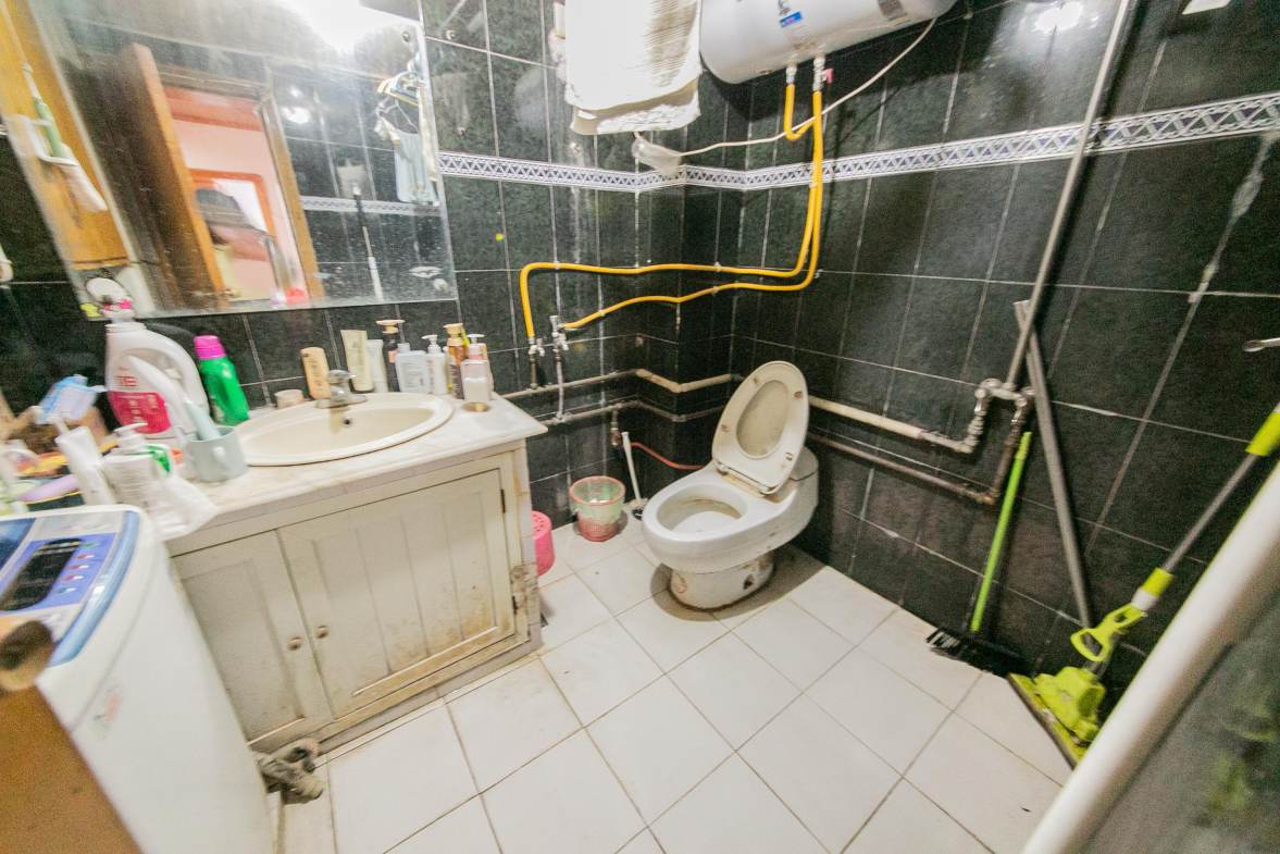 省粮食局宿舍北院  2室1厅1卫    48.0万卫生间