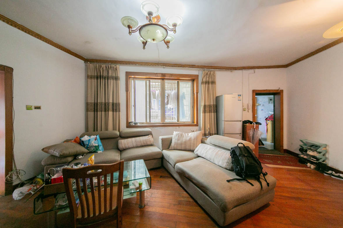 省粮食局宿舍北院  2室1厅1卫    48.0万客厅