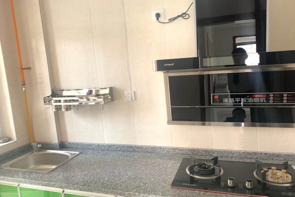 南湖春天  1室1厅1卫    1700.0元/月室内图