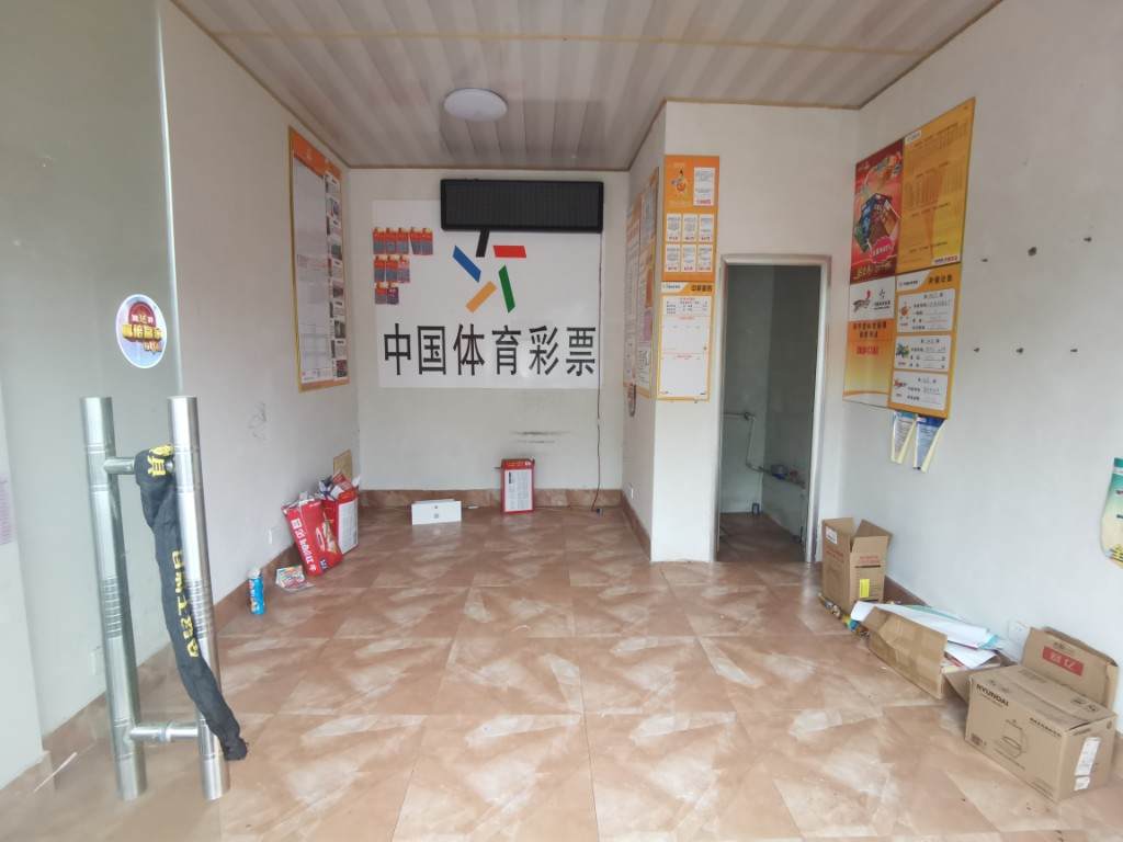 荣升家园（湘江熙岸）  1室1厅1卫    3500.0元/月室内图1