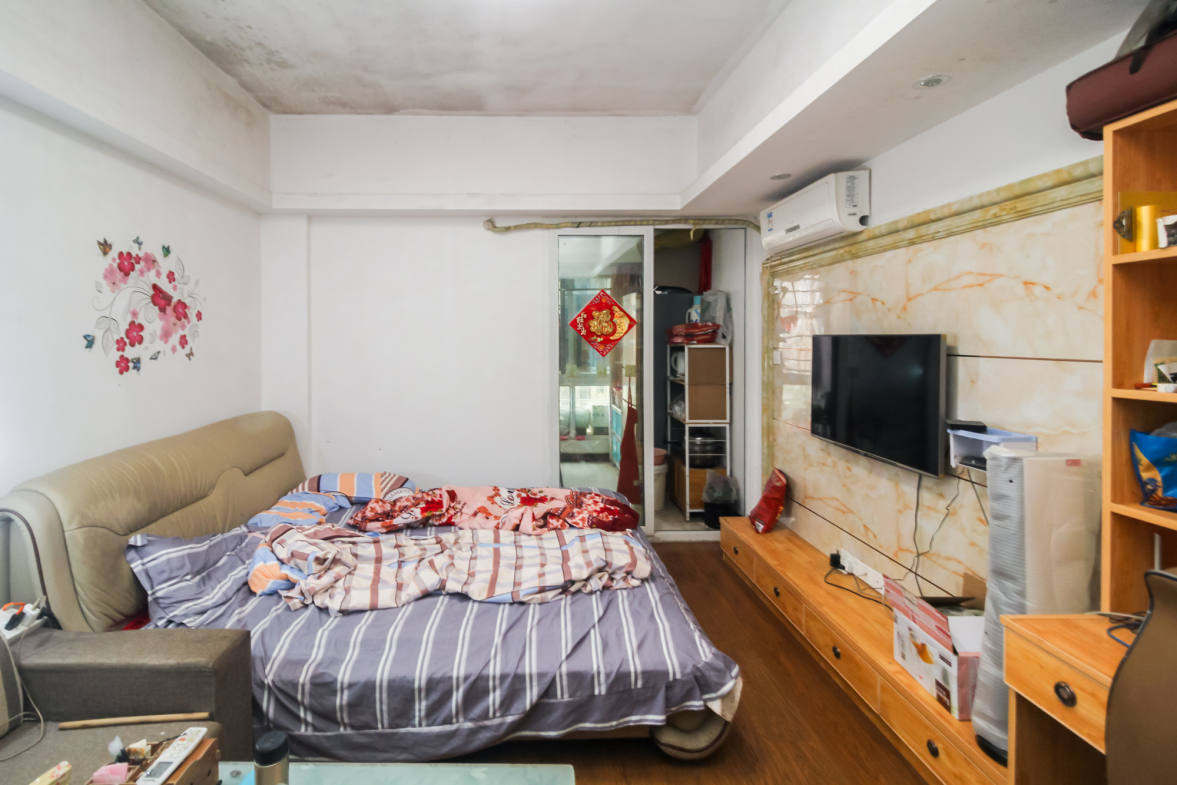 光明城市(星辰青年城)  1室1厅1卫    35.0万 光明城市(星辰青年城)  1室1厅1卫    35.0万卧室