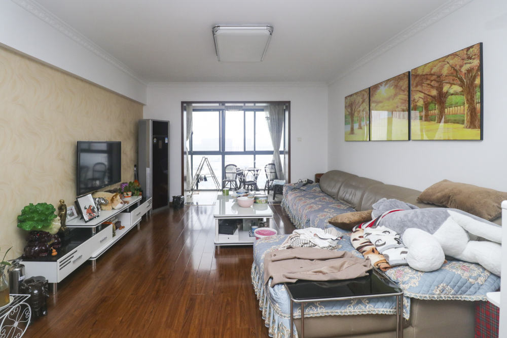 麓江春  3室2厅1卫    145.0万