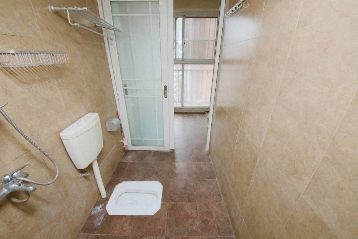 星典时代  3室2厅1卫    87.0万卫生间