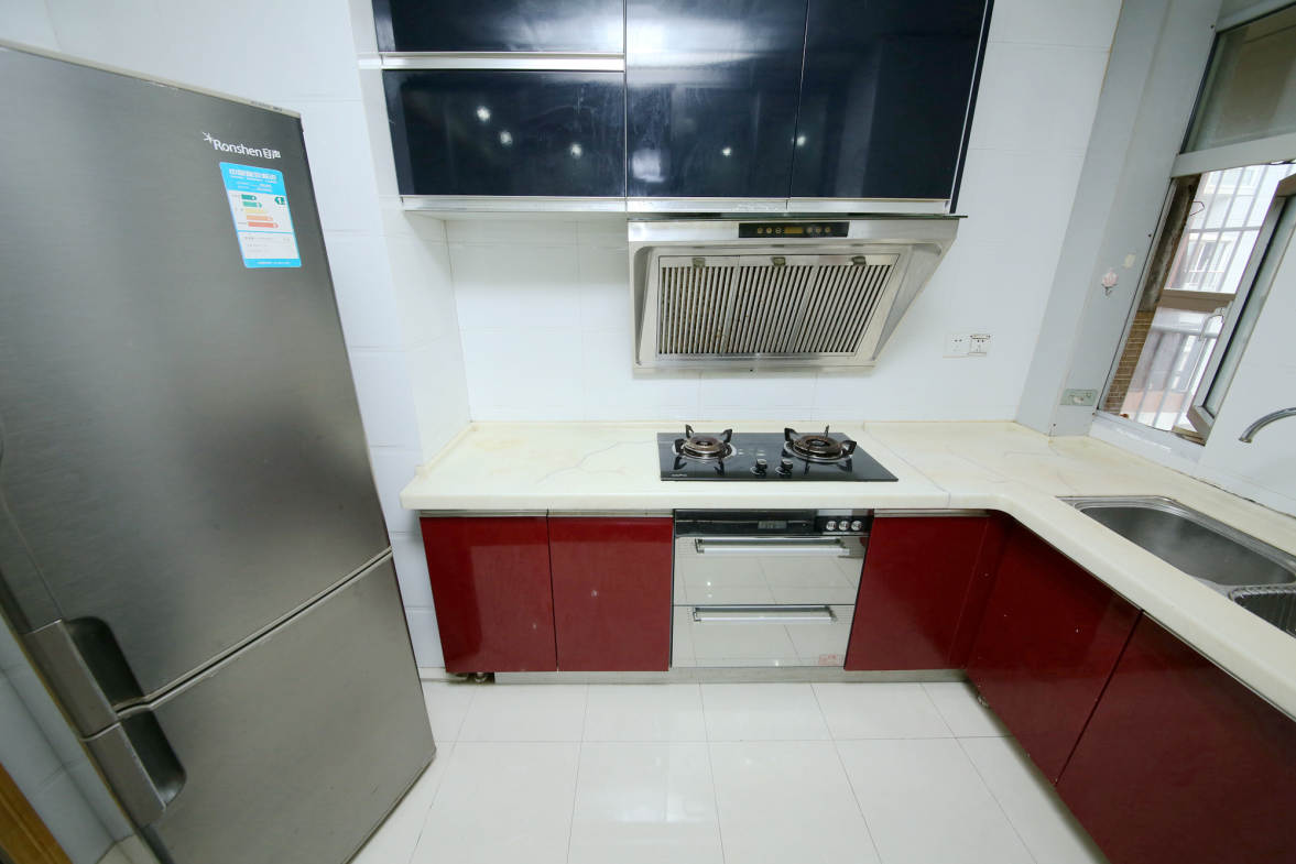 星典时代  3室2厅1卫    87.0万厨房