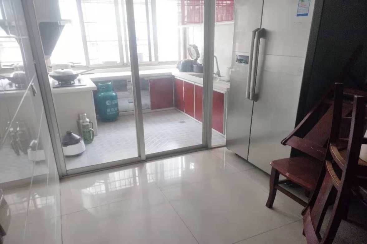 车塘河小区  3室2厅2卫    2000.0元/月 车塘河小区  3室2厅2卫    2000.0元/月室内图