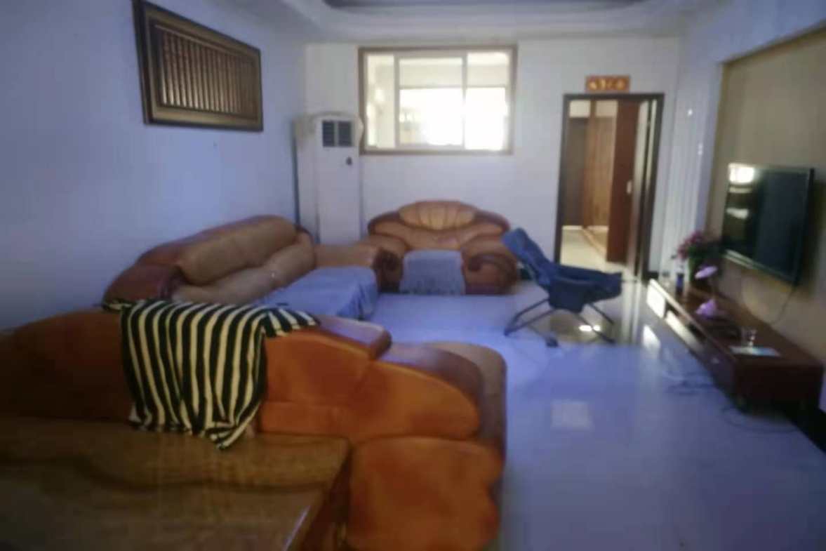 车塘河小区  3室2厅2卫    2000.0元/月 车塘河小区  3室2厅2卫    2000.0元/月室内图