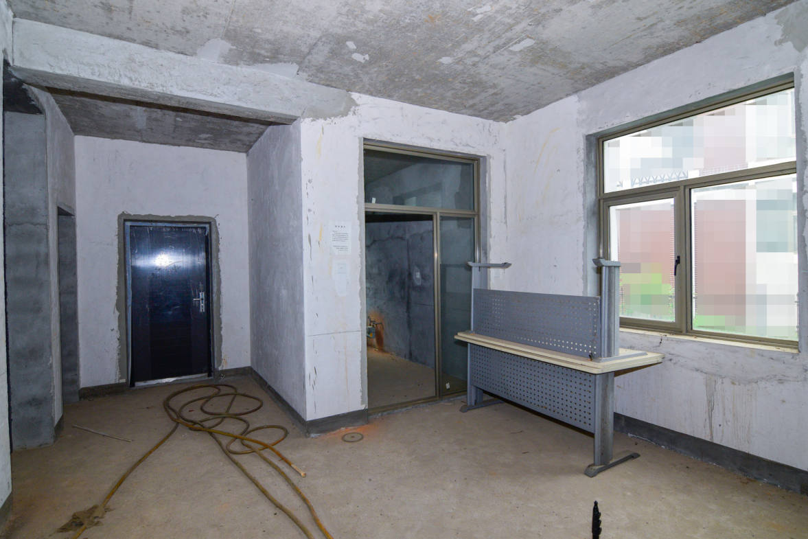 普瑞斯堡  5室3厅4卫    458.0万客厅