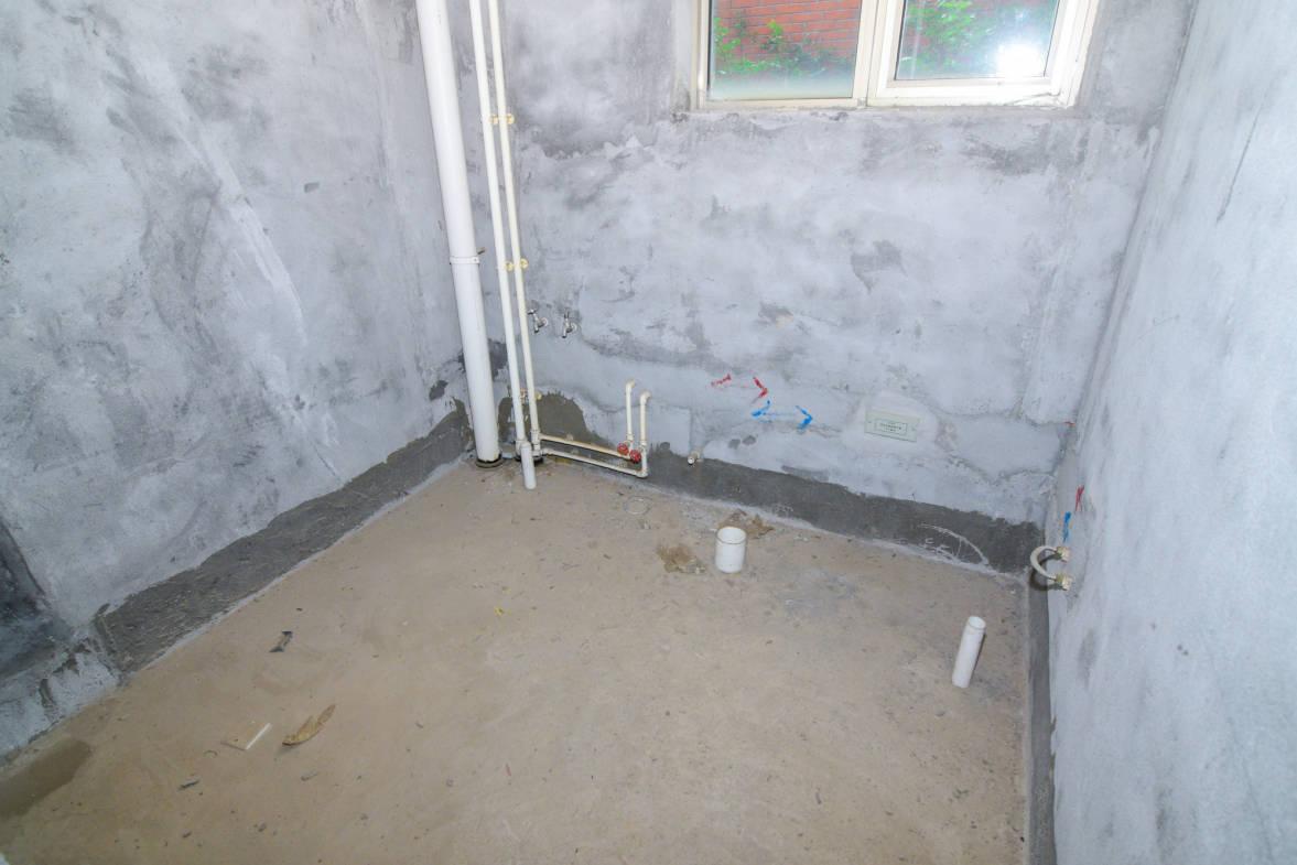 普瑞斯堡  5室3厅4卫    458.0万卫生间