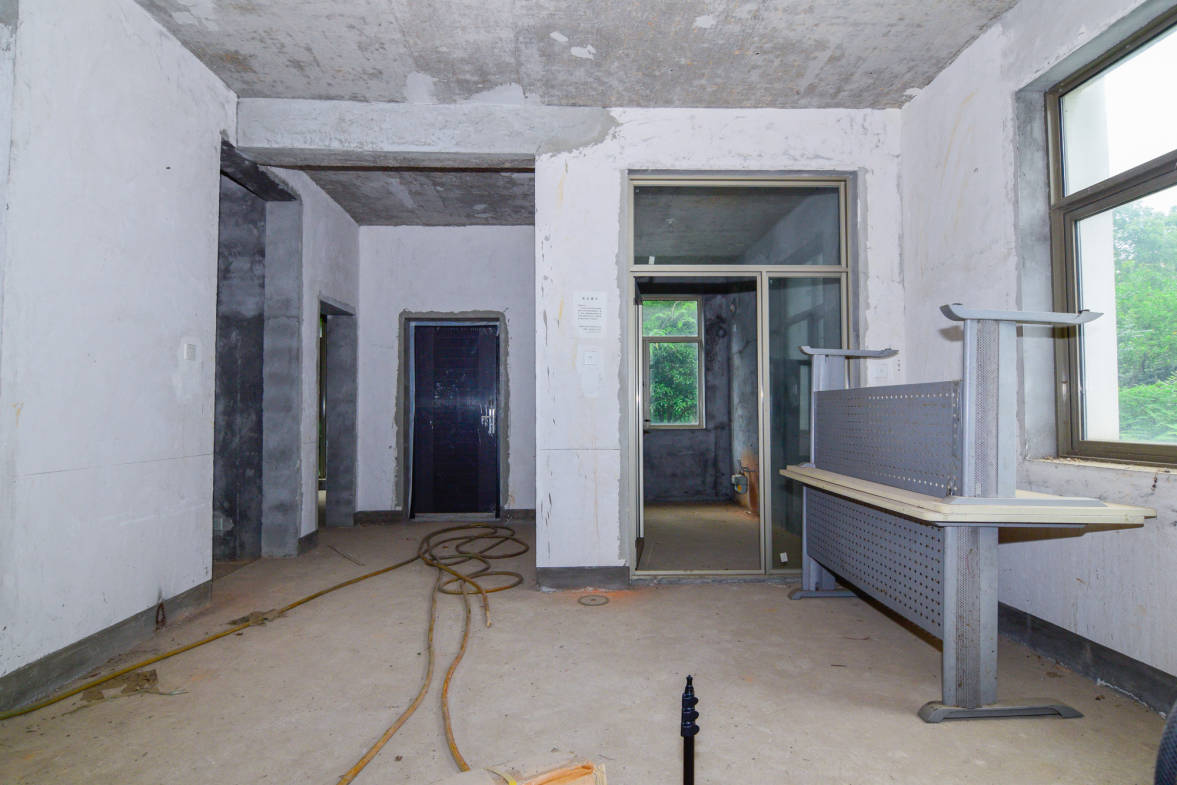 普瑞斯堡  5室3厅4卫    458.0万客厅