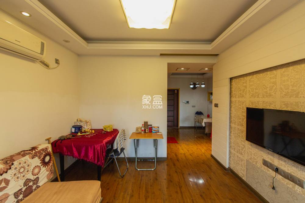 优山美地  2室2厅1卫   76.00万