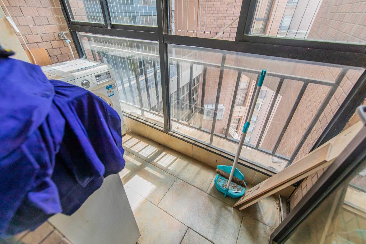 华润凤凰城一期  3室2厅2卫    125.0万阳台