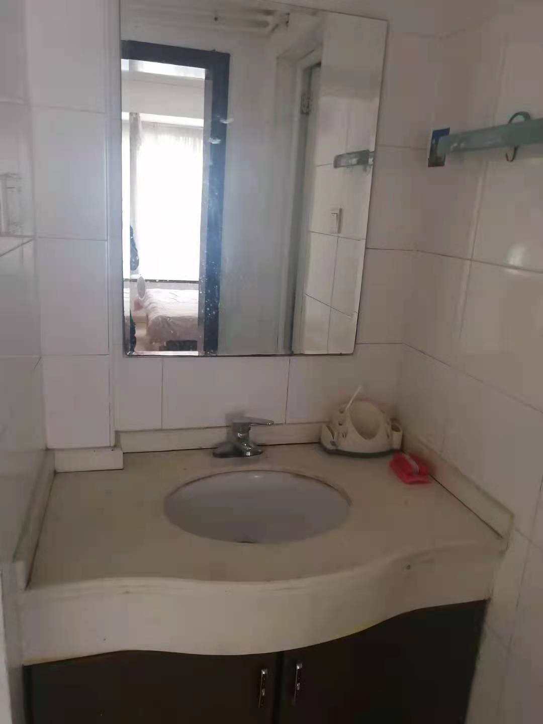 凯富嘉园  4室2厅1卫    1600.0元/月 凯富嘉园  4室2厅1卫    1600.0元/月室内图