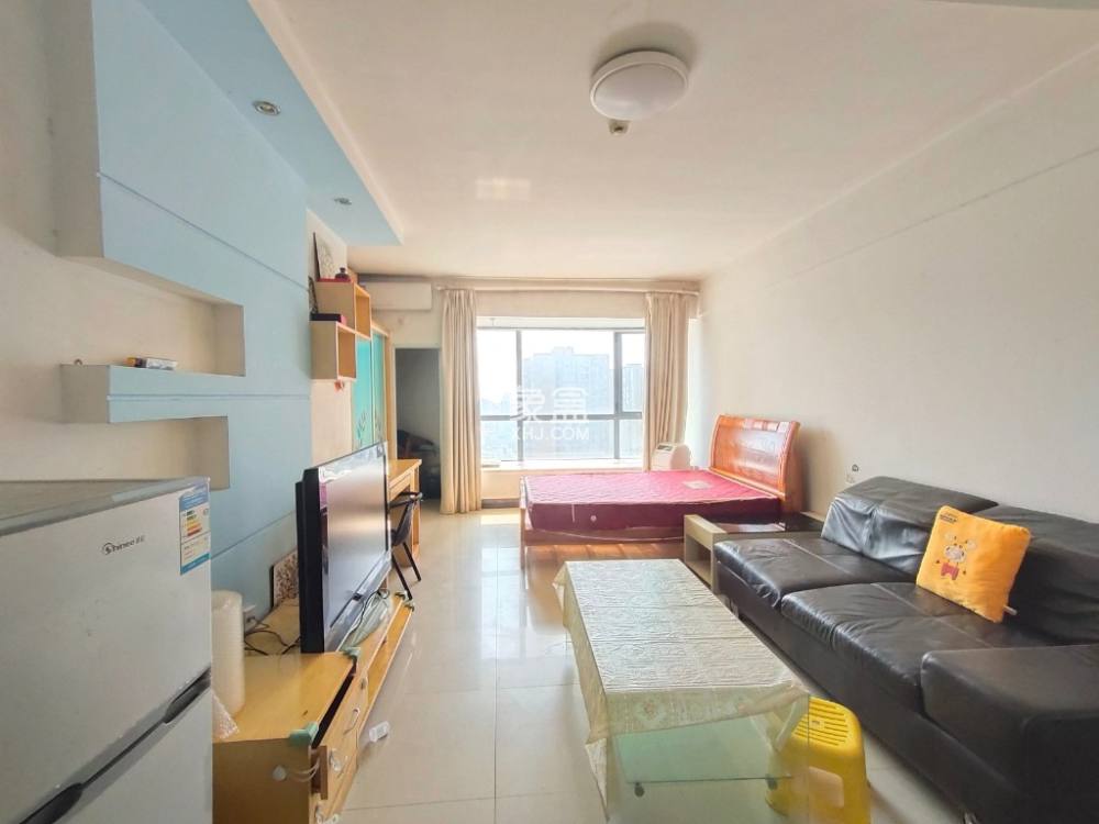 三万英尺  1室1厅1卫    1400.0元/月