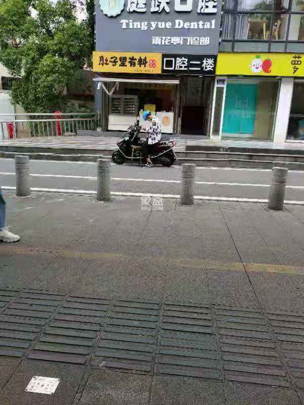 雨花区散铺   12.0㎡      6000.0元/月室内图