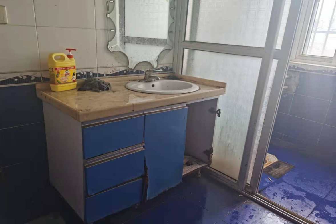 德馨园 4室2厅1卫 1980.0元/月 德馨园 4室2厅1卫 1980.0元/月室内图