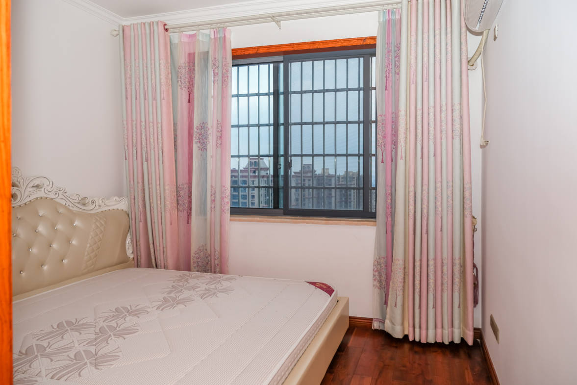 松雅轩（埃克斯社区）  3室2厅1卫    115.0万卧室