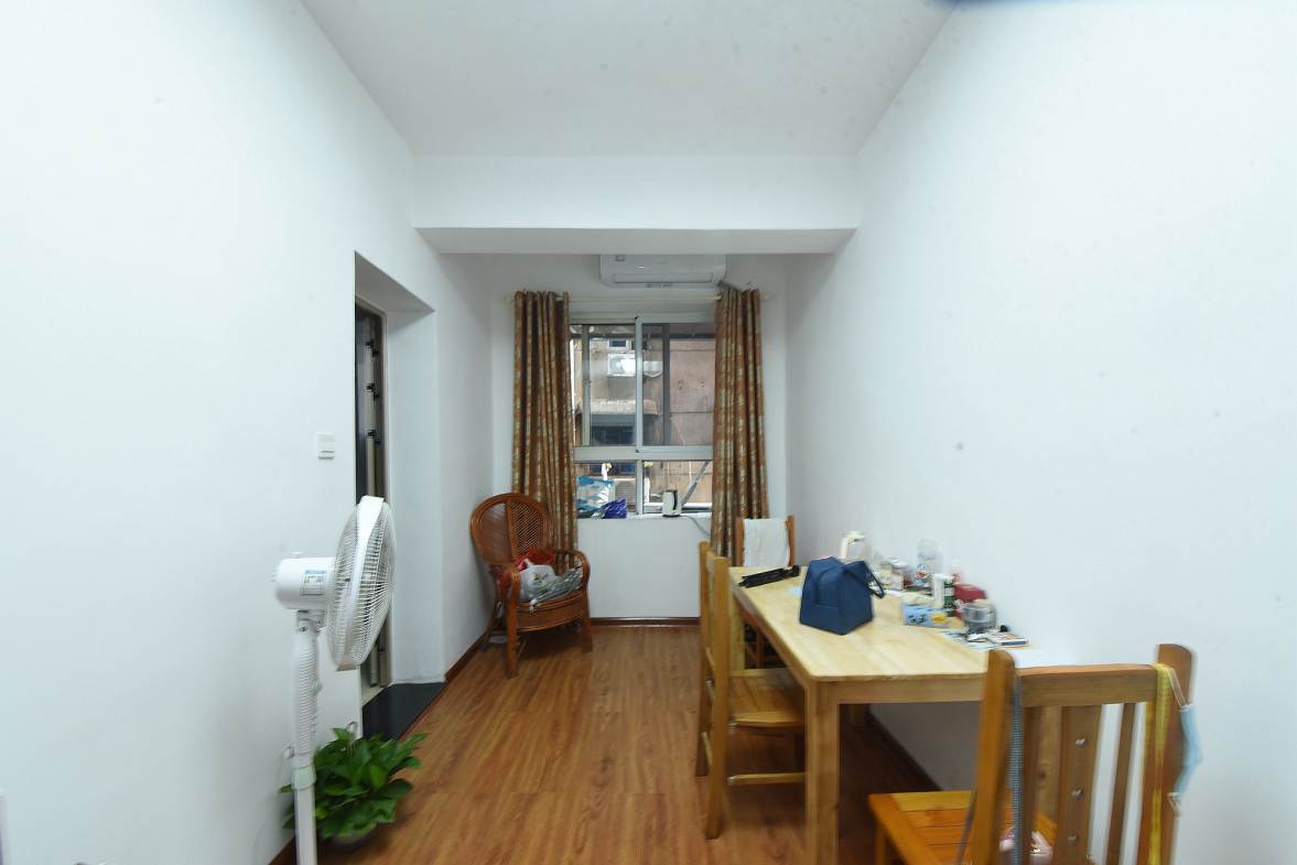郊区外贸宿舍  2室1厅1卫   67.00万室内图1