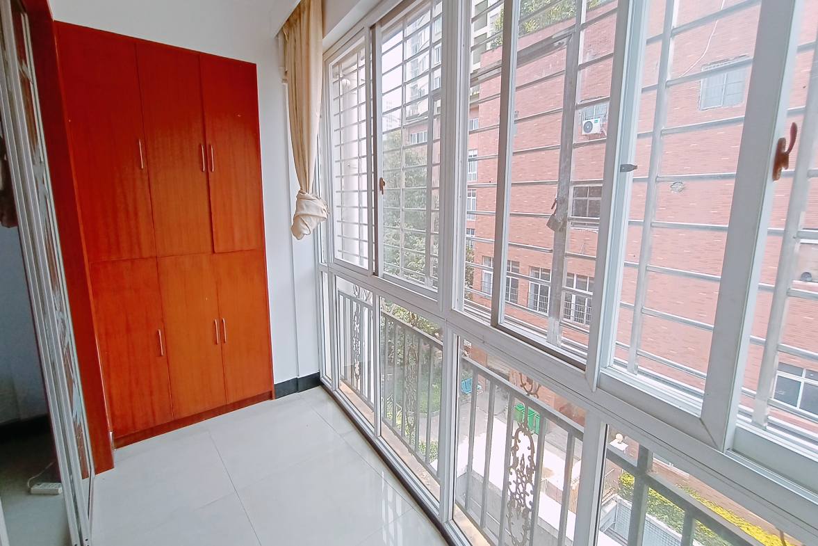 阳光鑫都  3室2厅2卫    2300.0元/月室内图