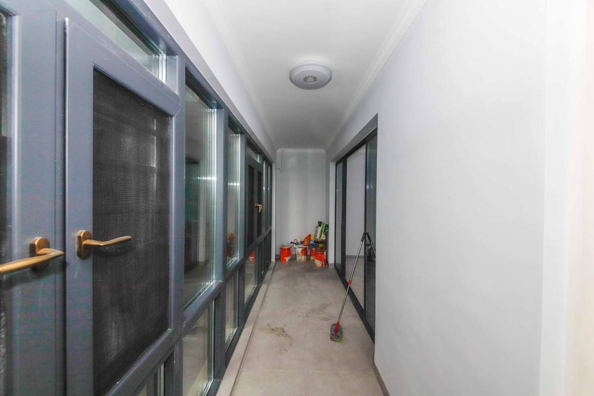 中建梅溪湖中心  4室2厅2卫   228.00万阳台