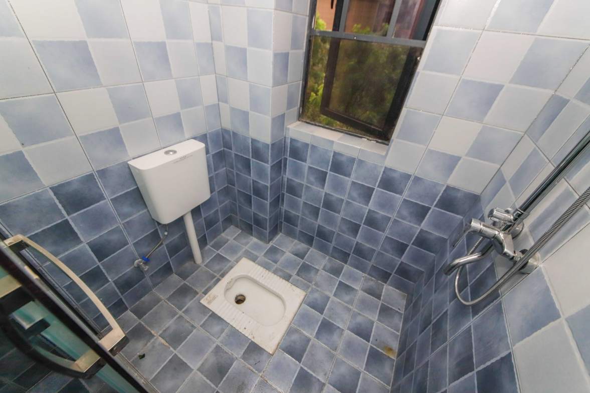 中建梅溪湖中心  4室2厅2卫   228.00万卫生间